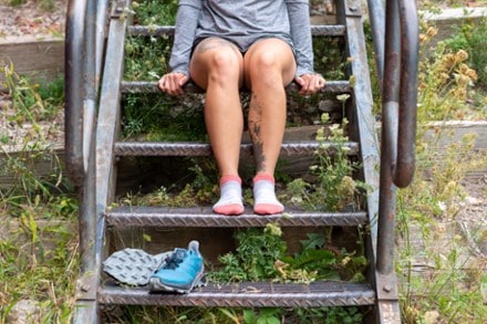Darn Tough Run No-Show Tab Ultralightweight Cushion Socks - Women's 1