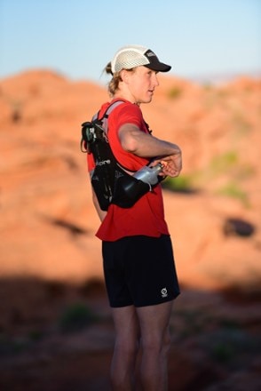 UltrAspire Momentum 2.0 Hydration Vest 9