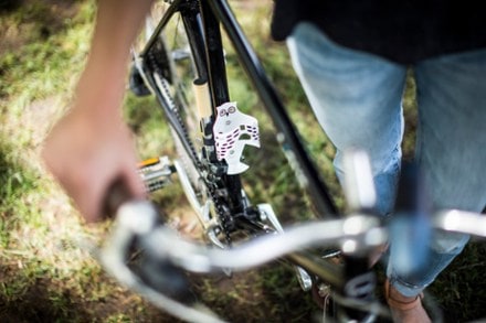 Portland Design Works The Owl Water Bottle Cage In use (Snowy)