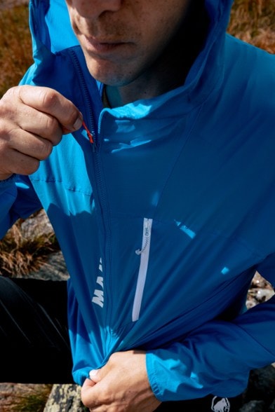 Location Image for Aenergy WB Hooded Jacket - Men's
