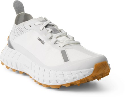 001 Trail-Running Shoes - Women's