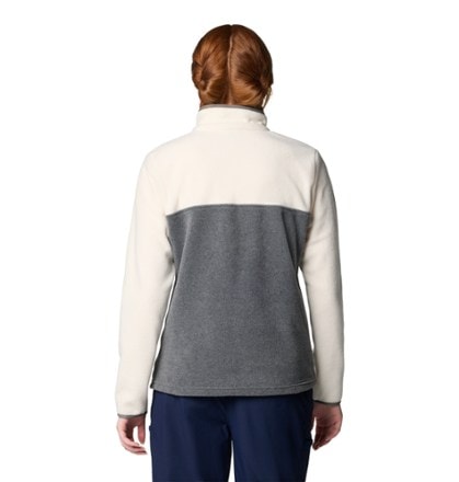 On Body Image of color City Grey Heather/Chalk