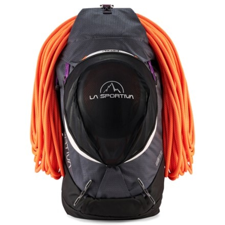 La Sportiva Granite 22 Pack Helmet holder not included