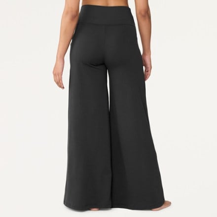 Vuori Halo Easy Wideleg Pants - Women's 2