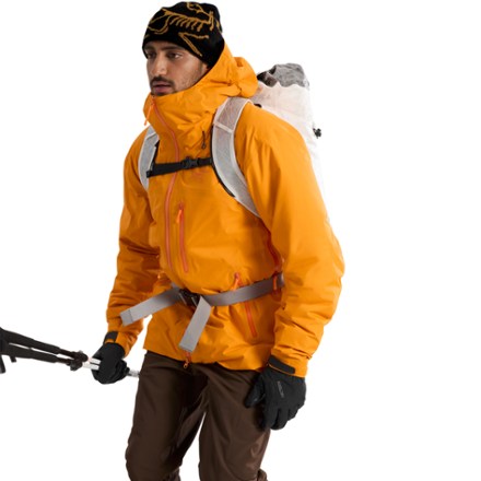 Arc'teryx Beta Insulated Jacket - Men's 8