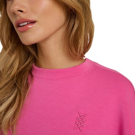 RHONE DreamGlow Crew Neck - Women's 5