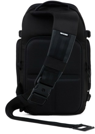 back view (Black/Lumen)