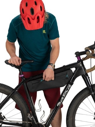 Osprey Escapist Frame Bag 5