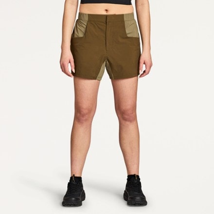 Janji Trekker 4" Shorts - Women's 1