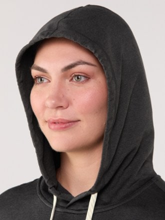 Vuori Halo Essential Hoodie - Women's 4