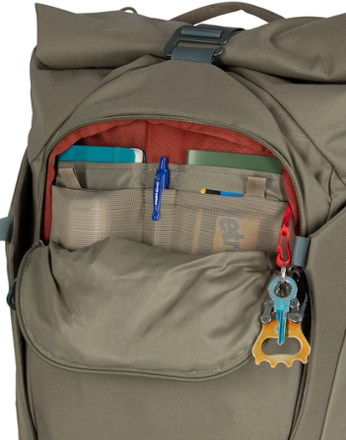 Osprey Metron 22 Roll-Top Pack 7