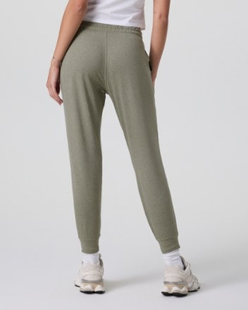 Vuori Performance Jogger Pants - Women's 2