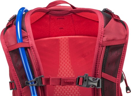 Gregory Maya 20 Pack - Women's Hydration port & tube routing (reservoir not included)