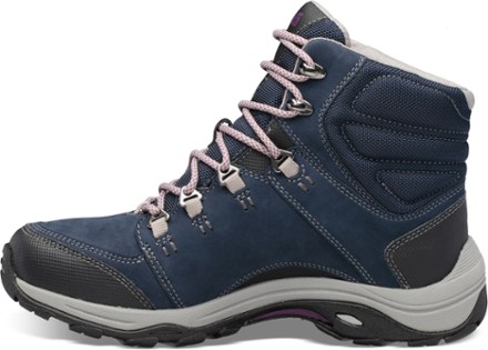 teva montara hiking boots