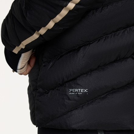 SENIQ Wildpuff Down Hoodie - Women's 6