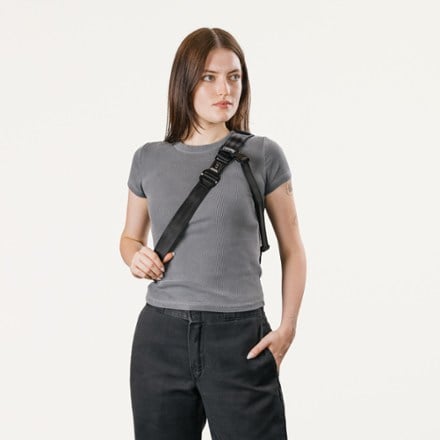 Chrome Barrage 5 L Sling Bag 2