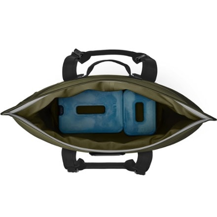YETI Hopper M30 Soft Cooler 6