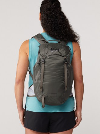 REI Co-op Flash 22 Pack 1