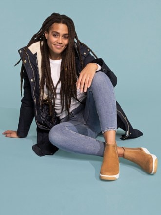 Bogs Kicker Leather Chelsea Boots - Women's 9