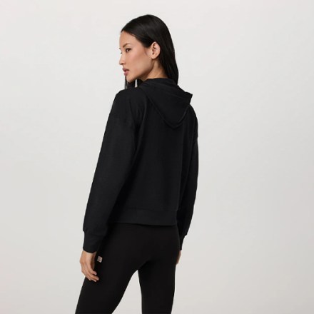 Vuori Halo Modern Pullover Hoodie - Women's 1