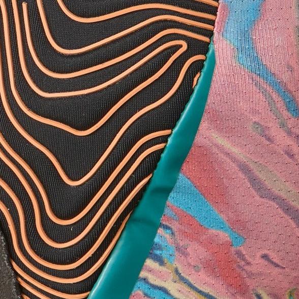 Swatch Image of color Daytripping