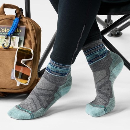 Smartwool Hike Light Cushion Zig Zag Valley Mid Crew Socks - Women's 1