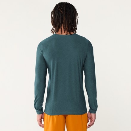 Vuori Long-Sleeve Strato Tech T-Shirt - Men's 2