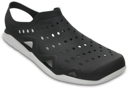 athletic crocs