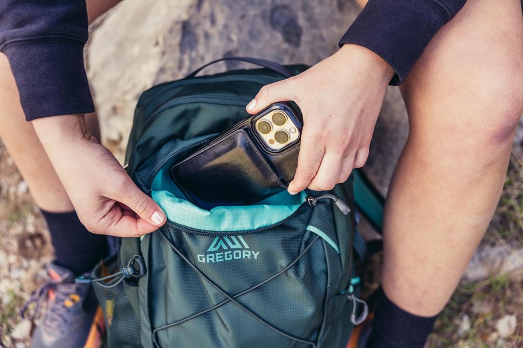 Location Image for Swift 22 H2O Hydration Pack - Closeout - Women's