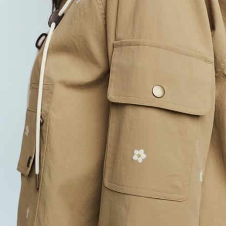 THE GREAT. OUTDOORS Embroidered Crop Trailhead Pullover - Women's 6