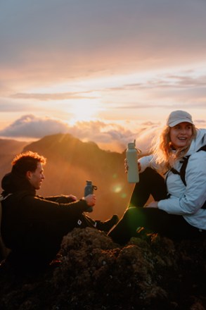 Location Image for Peak GO Vacuum Water Bottle with Straw Lid - 24 fl. oz.