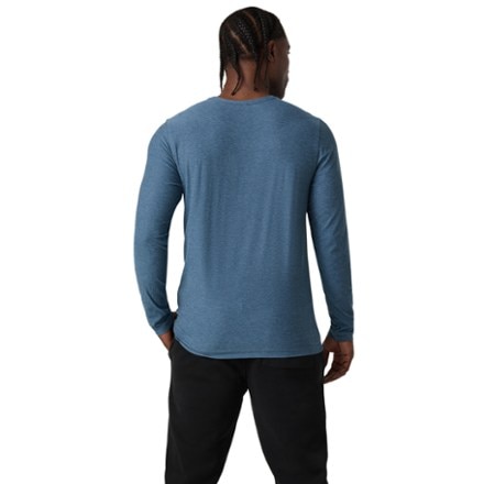 Vuori Long-Sleeve Strato Tech T-Shirt - Men's 2