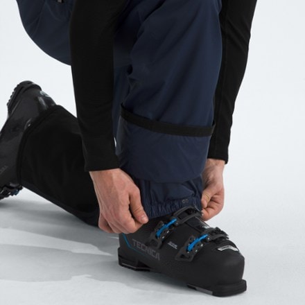 The North Face Chakal Snow Pants - Men's 4