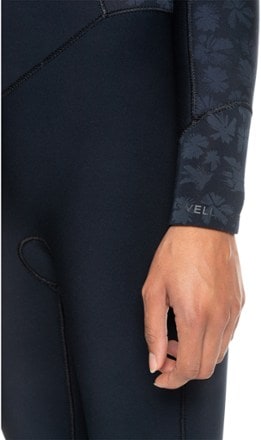 Roxy 5/4/3 mm Swell Series Back-Zip Wetsuit - Women's 3