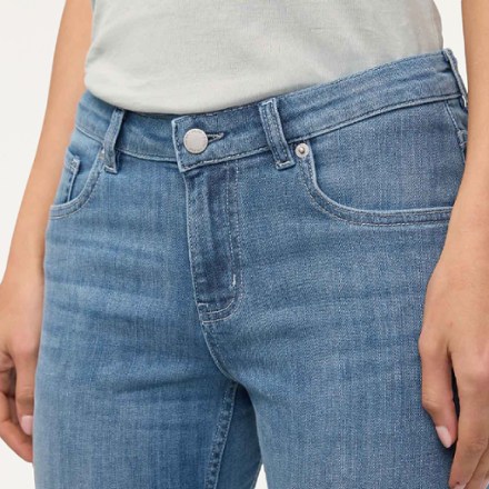 DUER Performance Denim Girlfriend Jeans - Women's 4