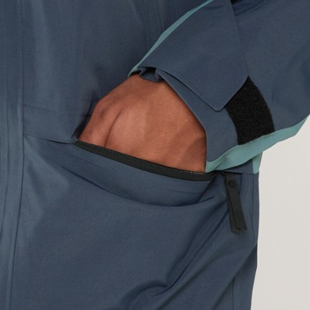 Peak Performance Vertec 3L Jacket - Men's 9