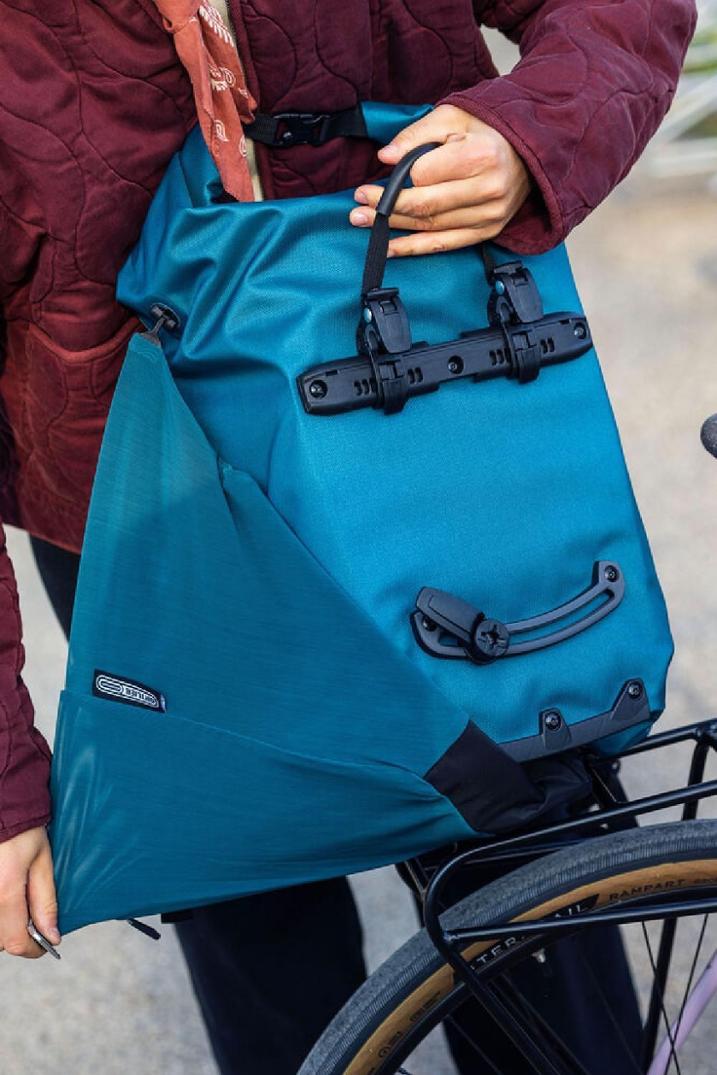 Location Image for Vario Lite Pannier - 22L - Single