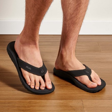 OluKai 'Ohana Flip-Flops - Men's 4