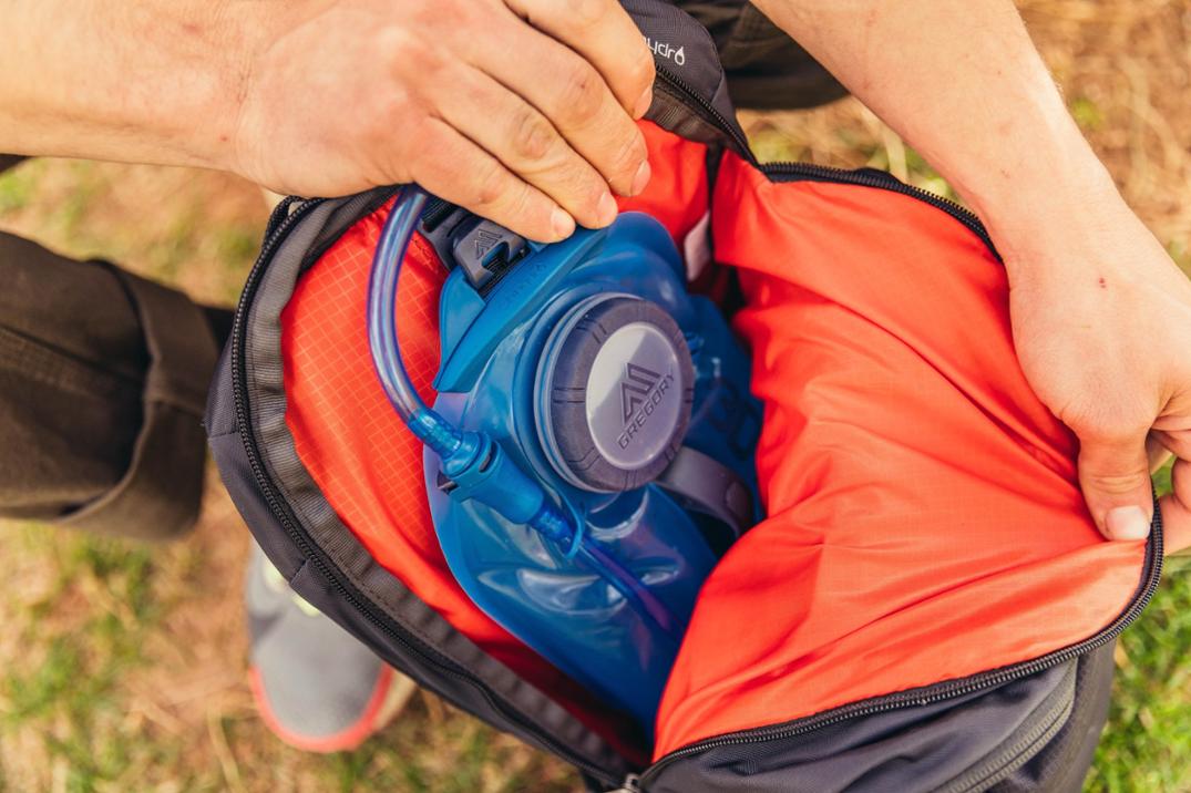 Location Image for Inertia 18 H2O Hydration Pack - Closeout - Men's