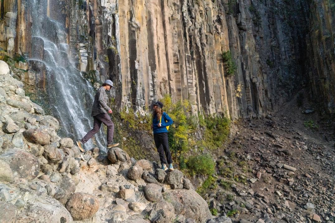 Location Image for Hyalite Low B-Dry Hiking Shoes - Men's