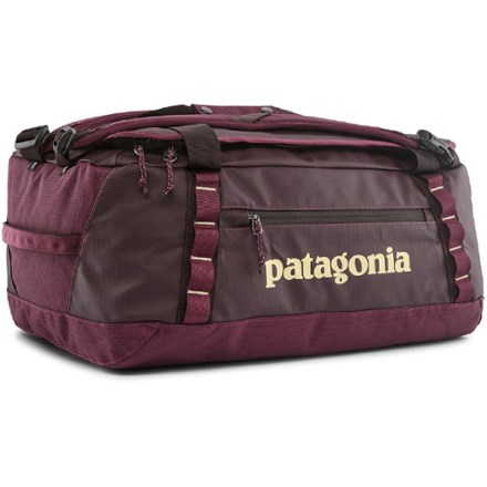 patagonia black hole duffel 40l plum The Black Hole Duffel 40L is perfect for small loads and long weekends Patagonia Black Hole Duffel -