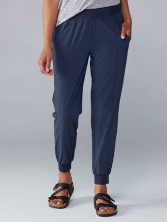 women's arise and align mid rise pants