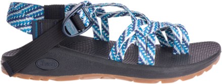 pivot navy chacos