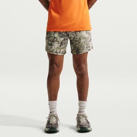 On Body Image of color Sequoia/Lt Army/Summit White