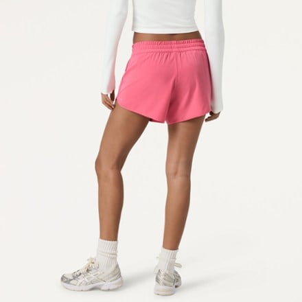 Vuori Clementine 4" Shorts - Women's 1