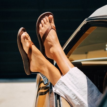 OluKai Paniolo Flip-Flops - Women's 7