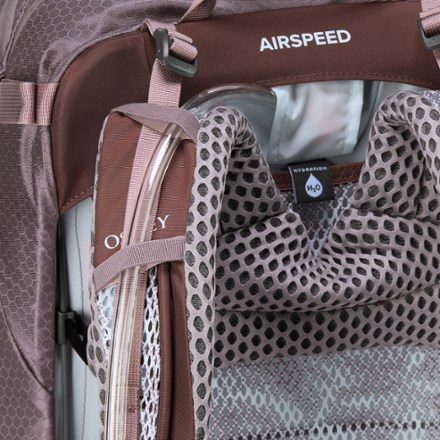 Osprey Sirrus 34 Pack - Women's Hydration port and tube routing (reservoir not included)