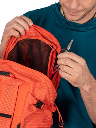 Osprey Mutant 22 Pack 10