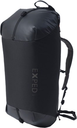 Luggage clearance outlet top