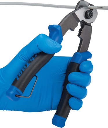 Park Tool CN-10 Pro Cable/Housing Cutter In use